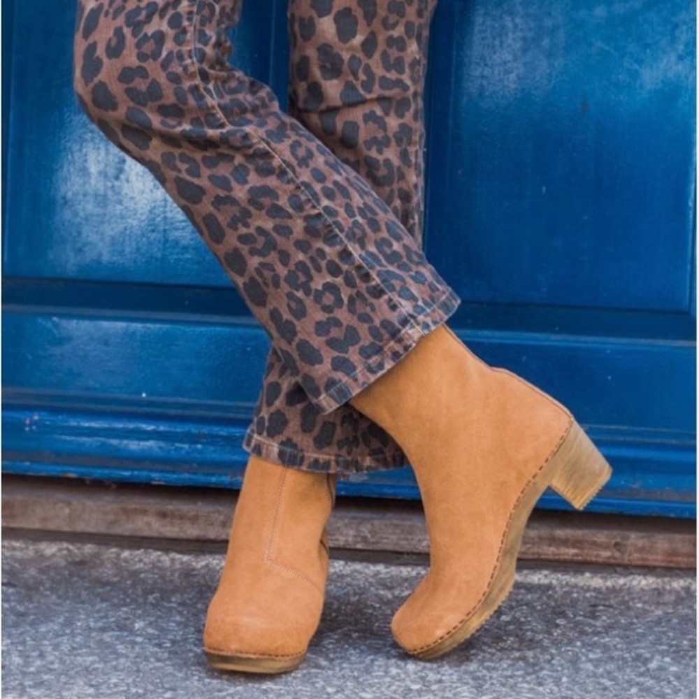 Lotta’s Emma Clogs Boot in Camel Colored leather